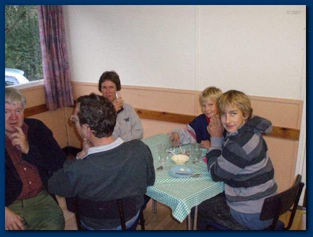 600x449 pixels (129K)